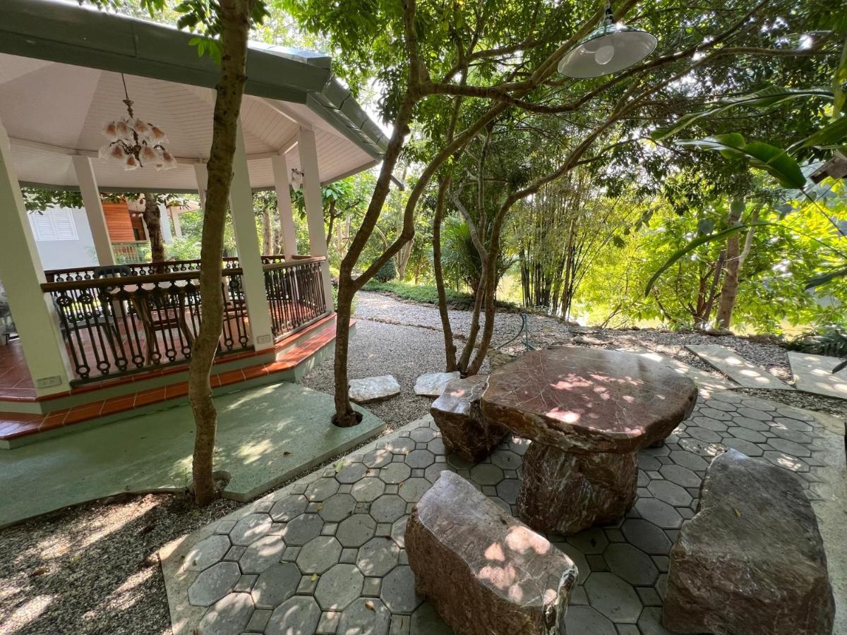 Home Of Dusita Lamphun Buitenkant foto